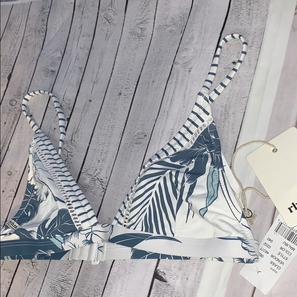 💧 Rhythm women’s Honolulu bikini top 💧 - Picture 3 of 4